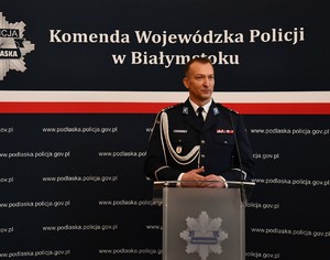 obraz przedstawia Zastępcę Komendanta Wojewódzkiego Policji w Białymstoku