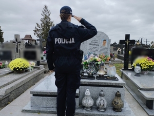 obraz przedstawia policjanta