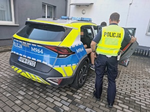 obraz przedstawia radiowóz policji