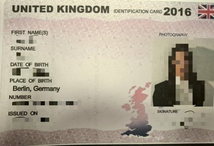 obraz przedstawia legitymację