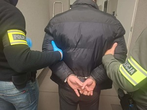 policjacni podczas czynnosci