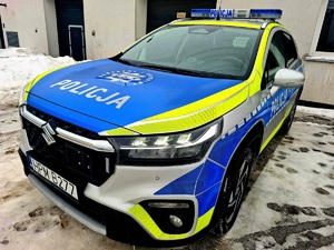 obraz przedstawia radiowóz