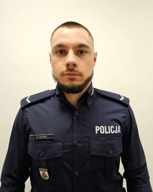 zdjęcie przedstawia policjanta